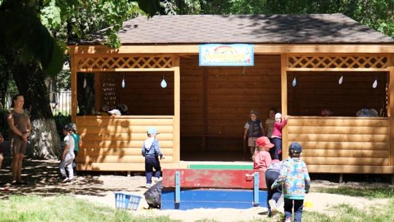 В детских садах Невинномысска меняют дворовые беседки