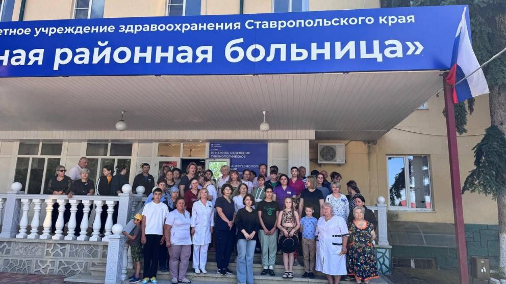 Сотрудники Предгорной райбольницы создали картину из свечей в память о ВОВ