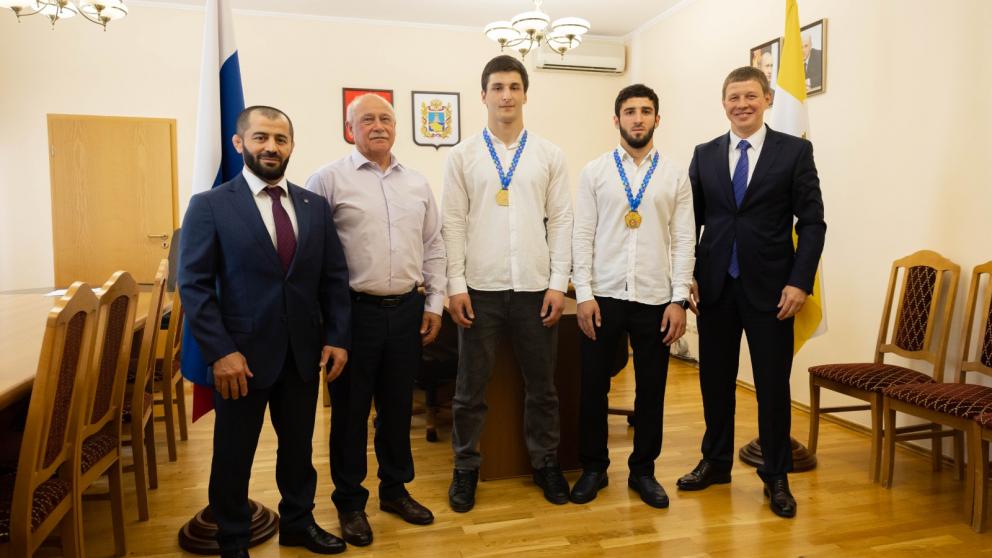 Глава минспорта Ставрополья встретился с победителями Летней Спартакиады молодёжи России по самбо