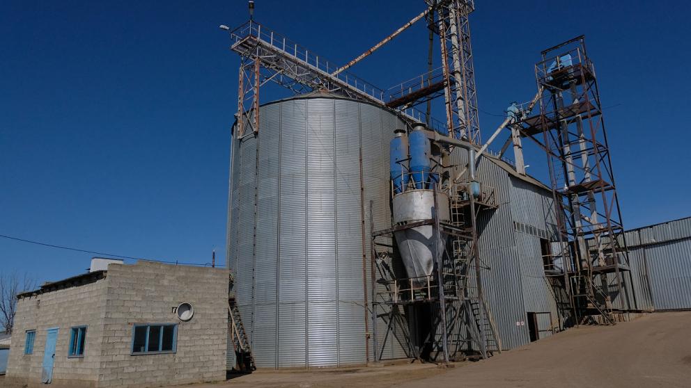 На Ставрополье возобновил свою работу Светлоградский маслоэкстракционный завод