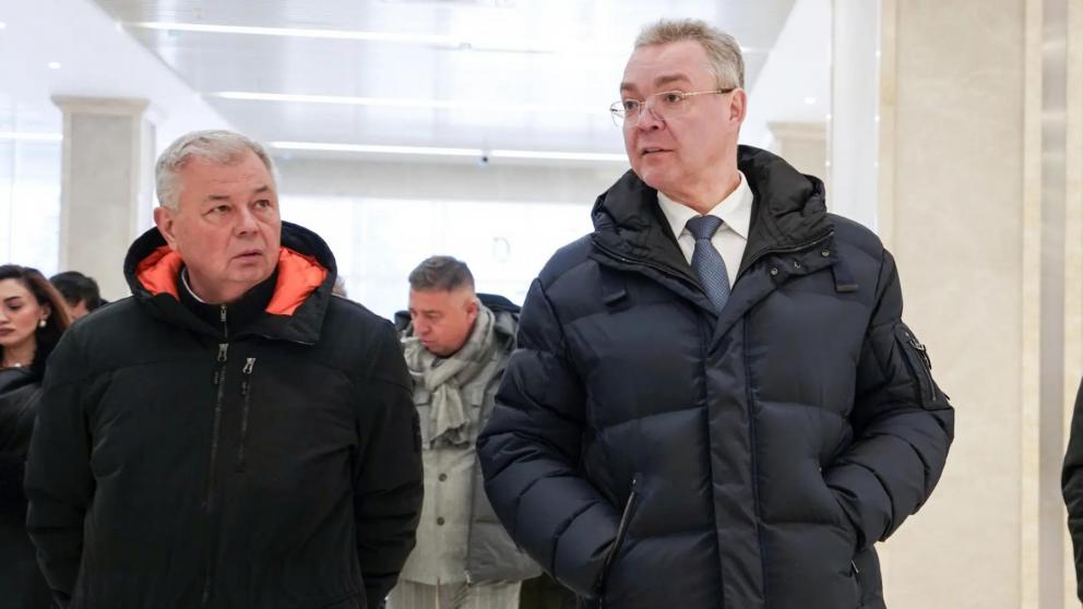 Губернатор Владимиров и сенатор Артамонов проверили строительство конгресс-центра в Кисловодске