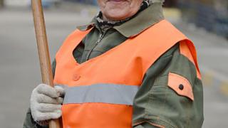 Чистота и порядок - заслуга Ларисы Присяженко, она - лучший дворник Ставрополья