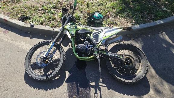 В Ставрополе водитель сбил подростка на питбайке и скрылся