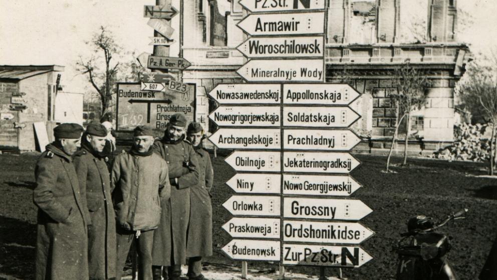 Новая выставка у фасада Ставропольского музея-заповедника посвящена Победе