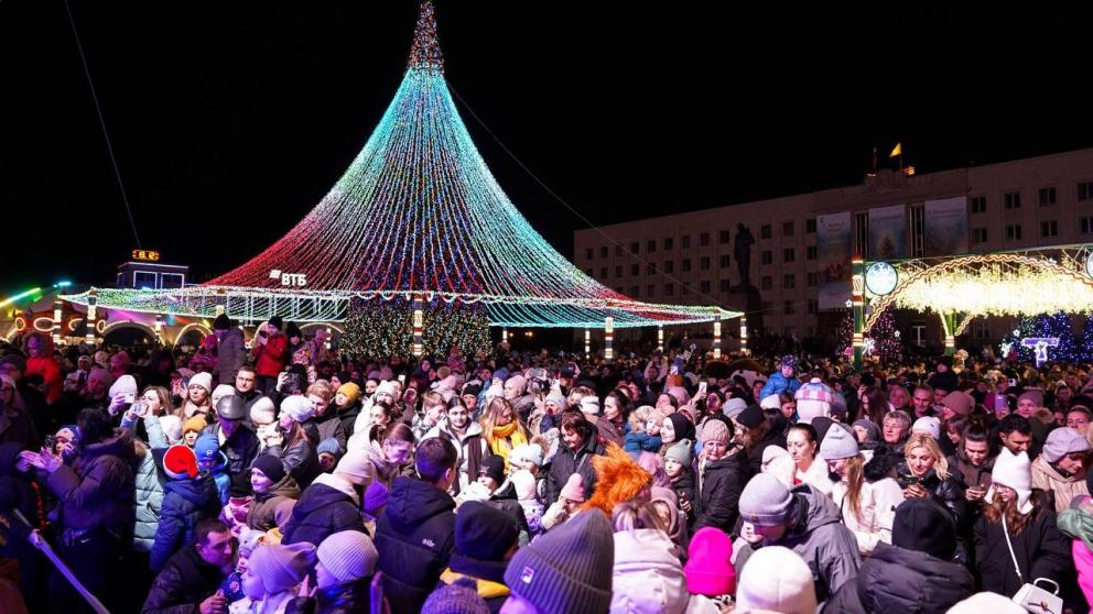 Губернатор Владимиров открыл главную городскую ёлку в Ставрополе