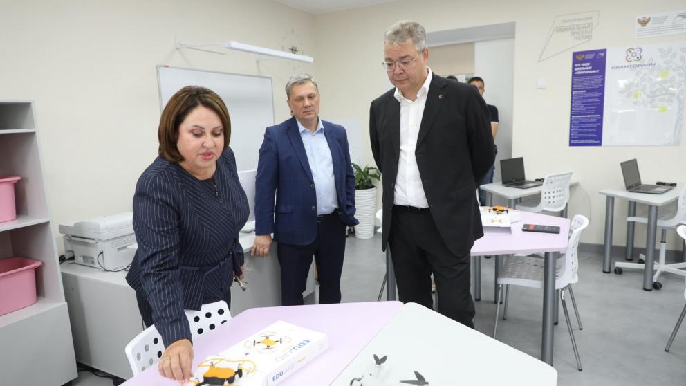 Губернатор Владимиров проверил, как развивают систему допобразования в Пятигорске